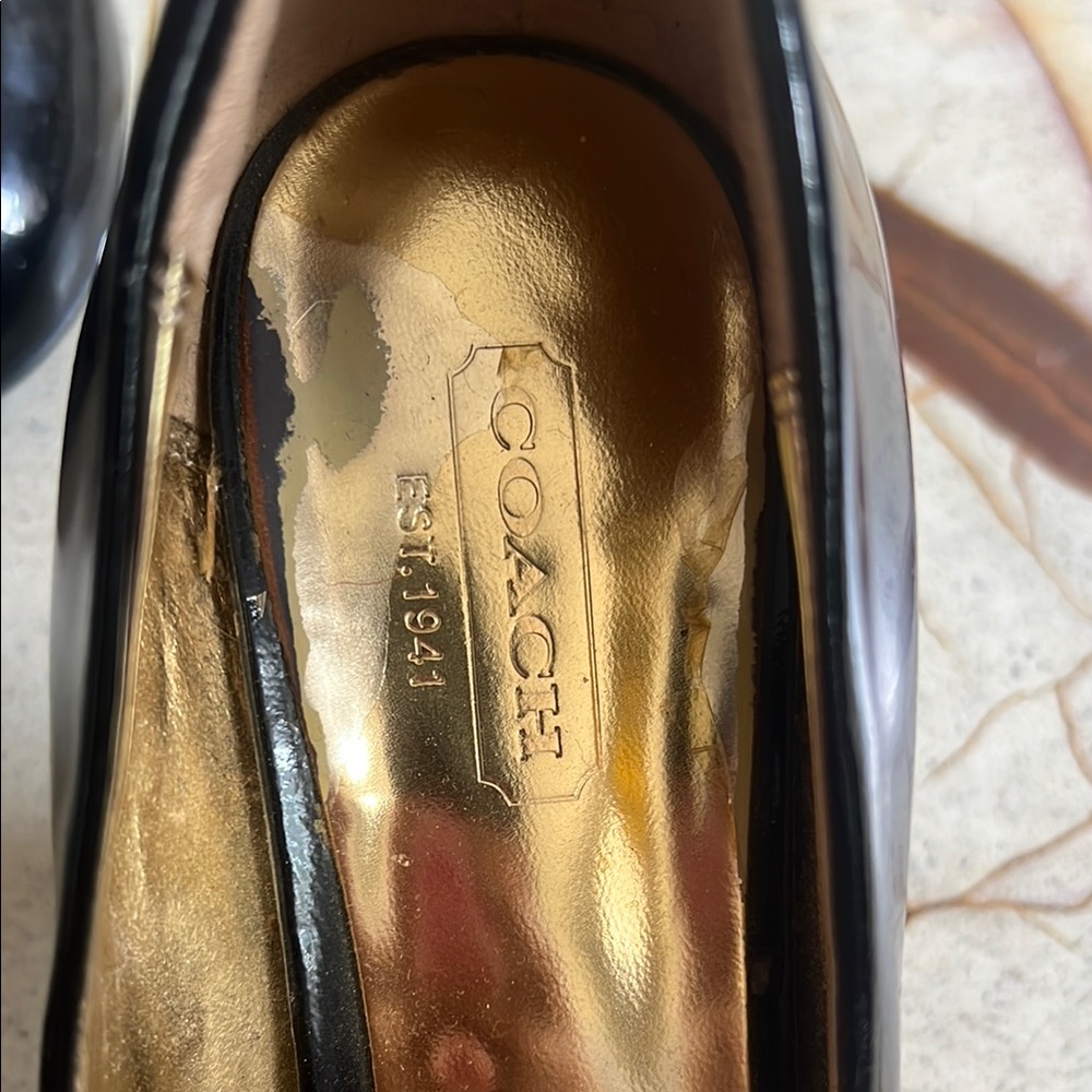 👠 Coach Black Patent Leather Pumps ✨ Timeless Elegance - Picture 2 of 9